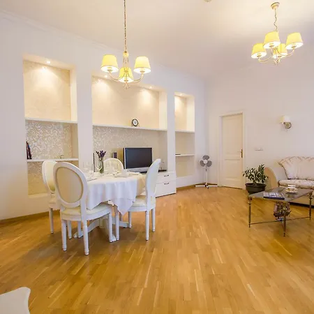 Apartment Old Town Center